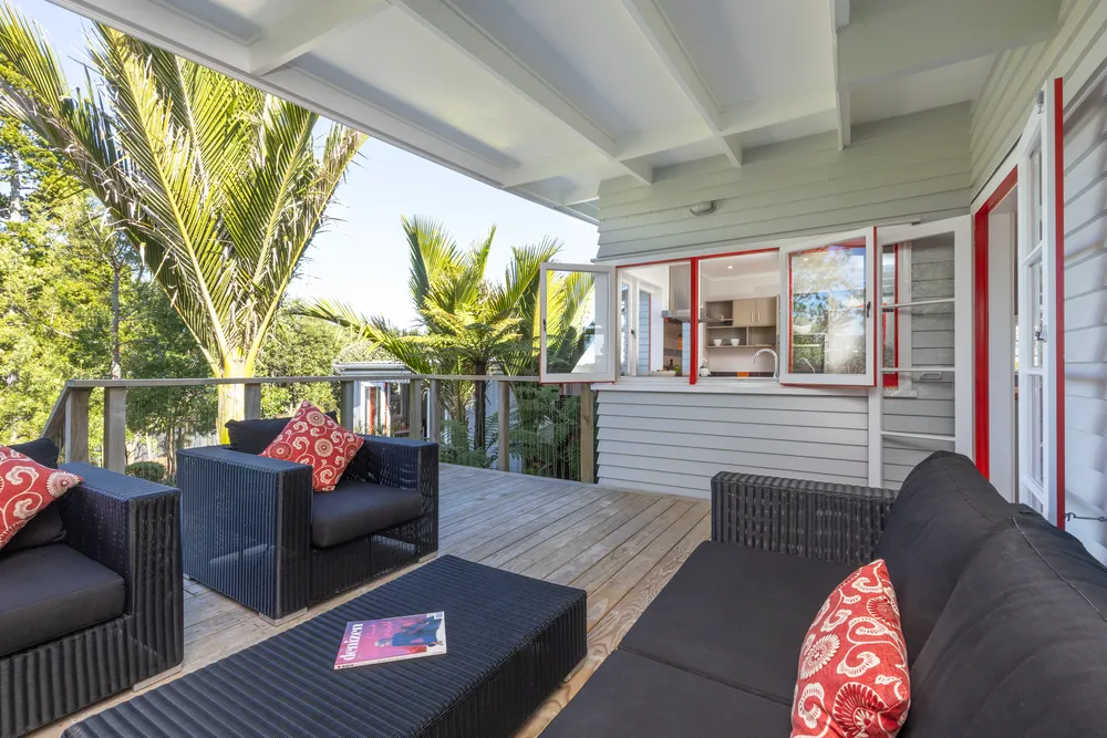 Photos of 160 Seabrook Avenue