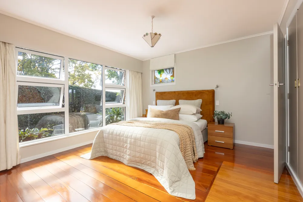 Photos of 160 Seabrook Avenue