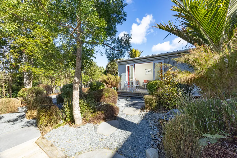 Photos of 160 Seabrook Avenue