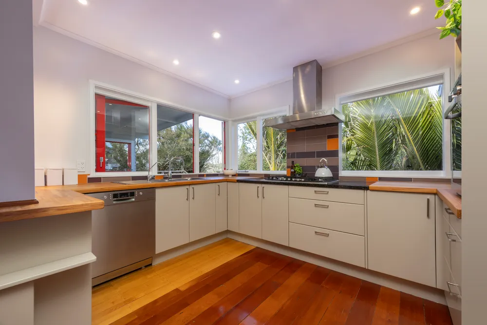 Photos of 160 Seabrook Avenue