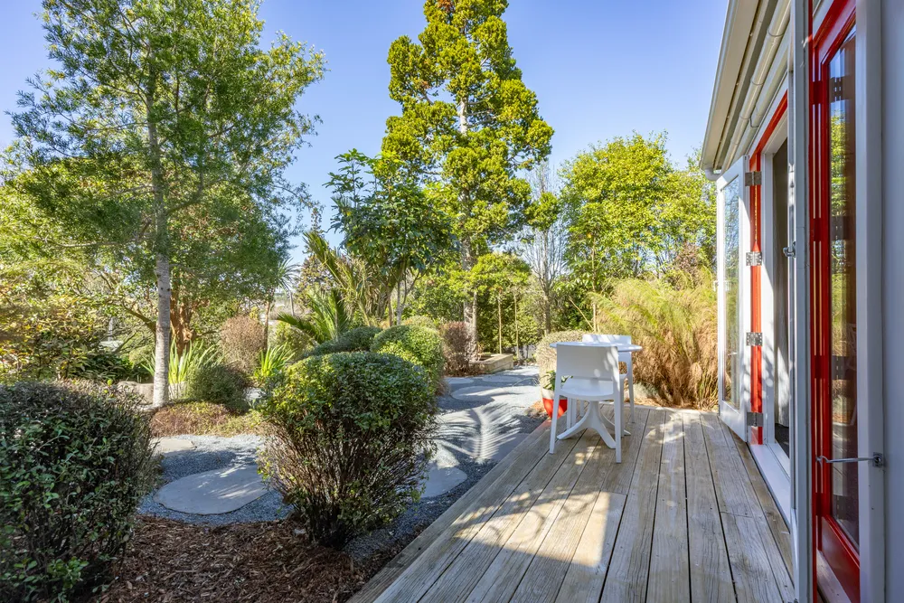 Photos of 160 Seabrook Avenue