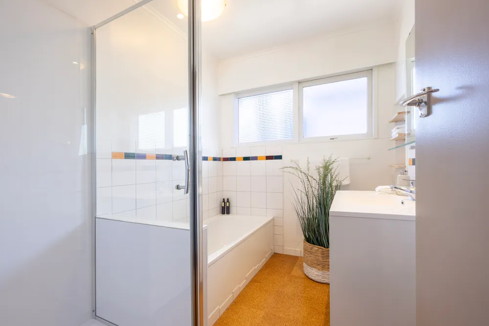 Photos of 160 Seabrook Avenue