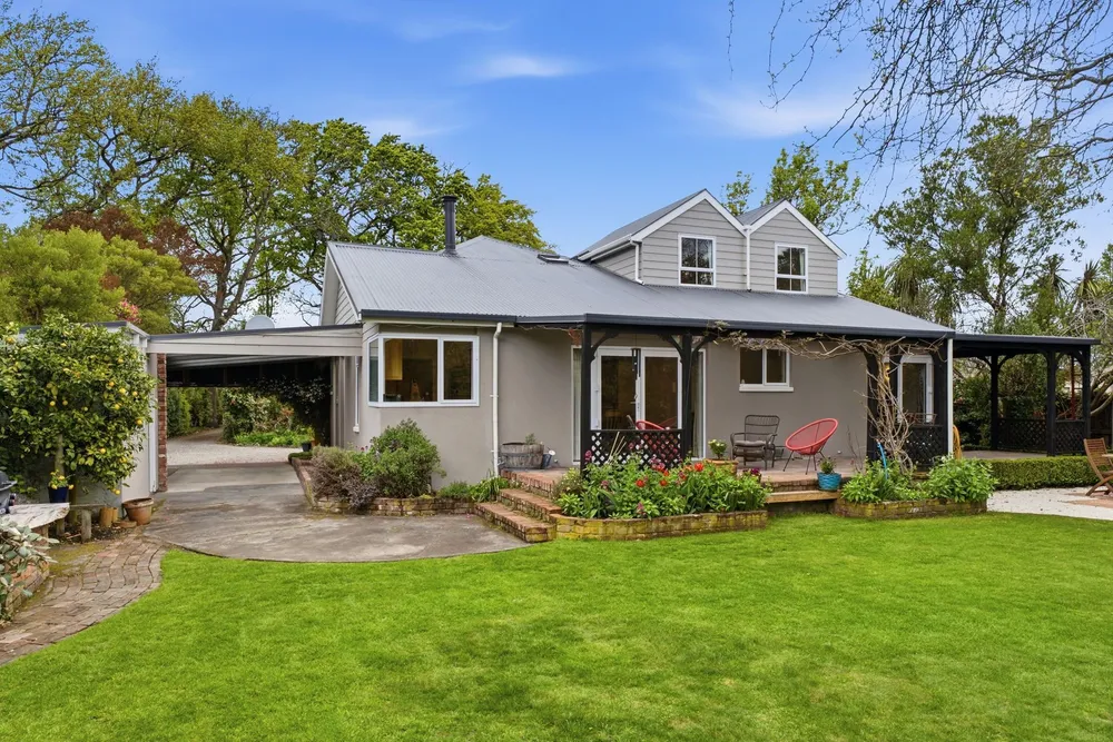 Photos of 52 Michaels Road