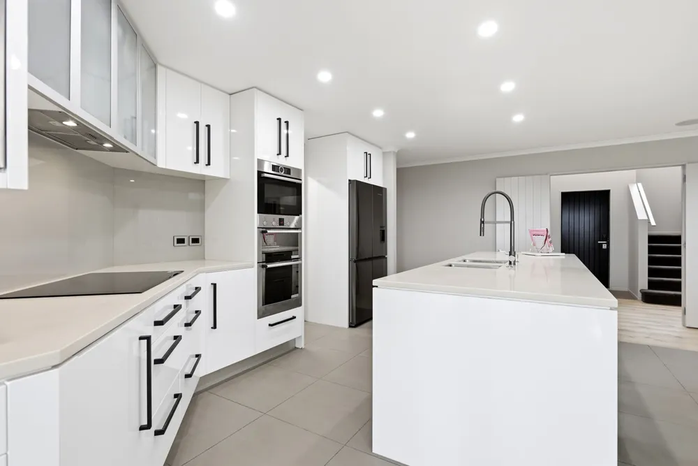 Photos of 99 Grovenor Drive