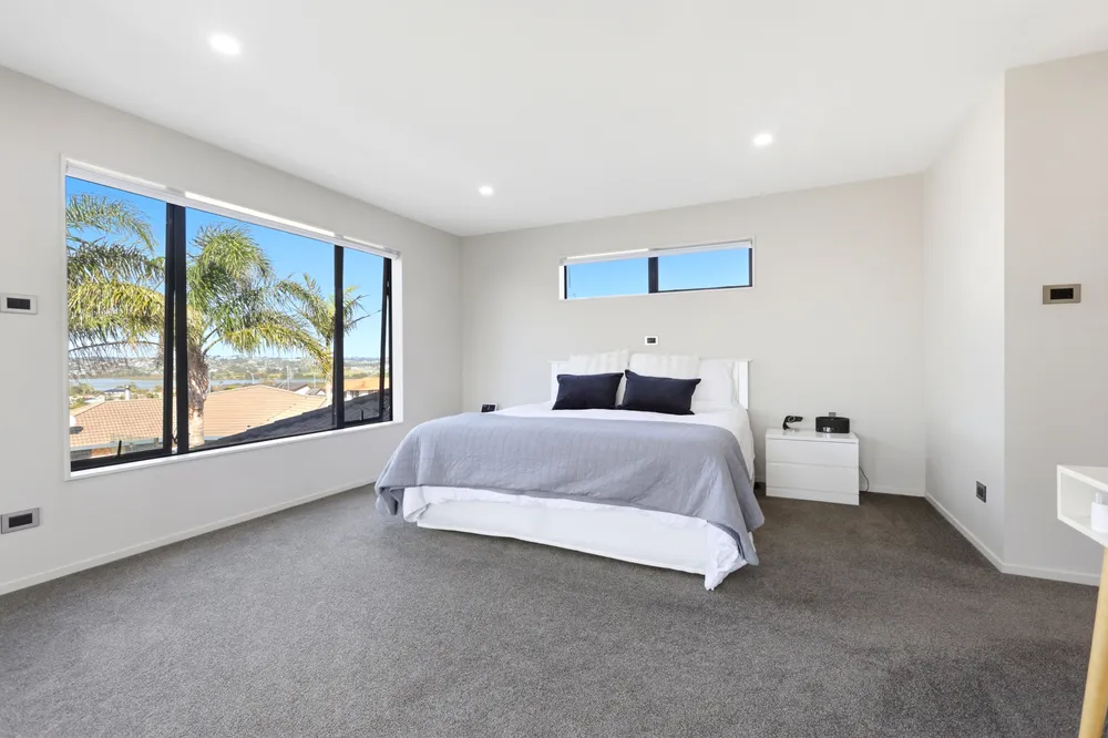 Photos of 99 Grovenor Drive