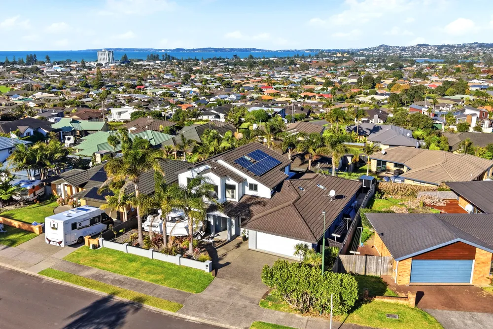 Photos of 99 Grovenor Drive