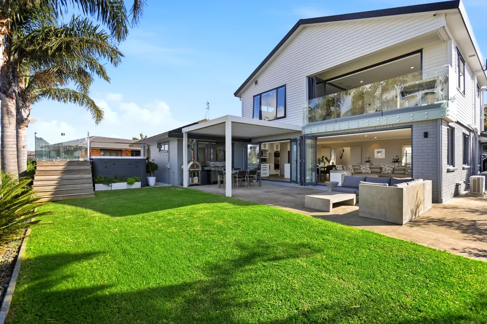 Photos of 99 Grovenor Drive