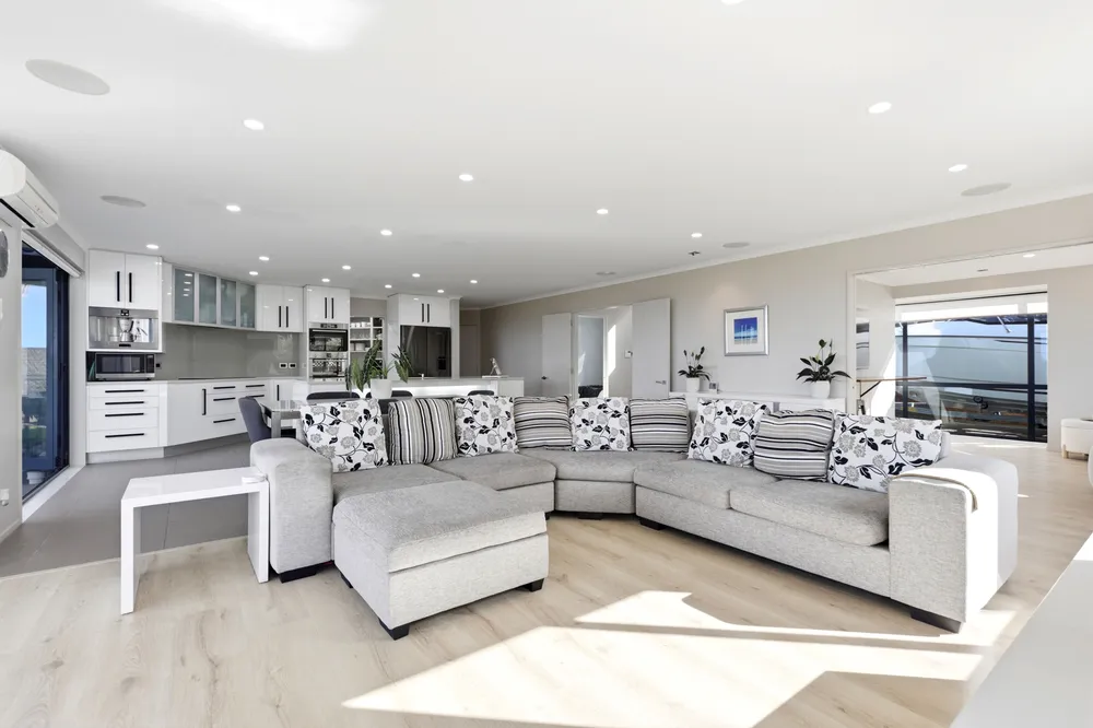 Photos of 99 Grovenor Drive