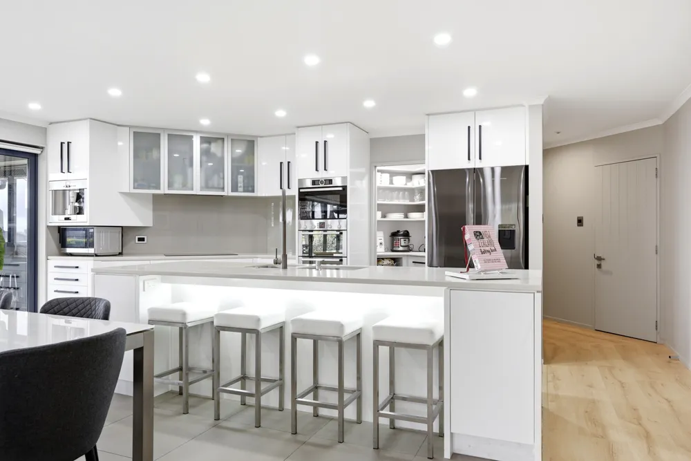 Photos of 99 Grovenor Drive