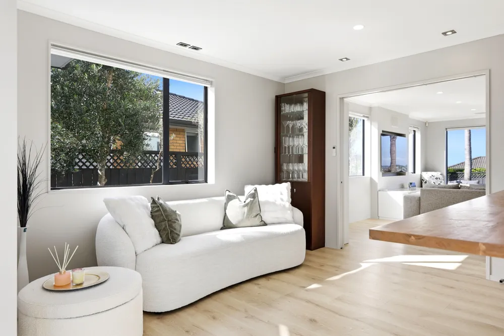 Photos of 99 Grovenor Drive