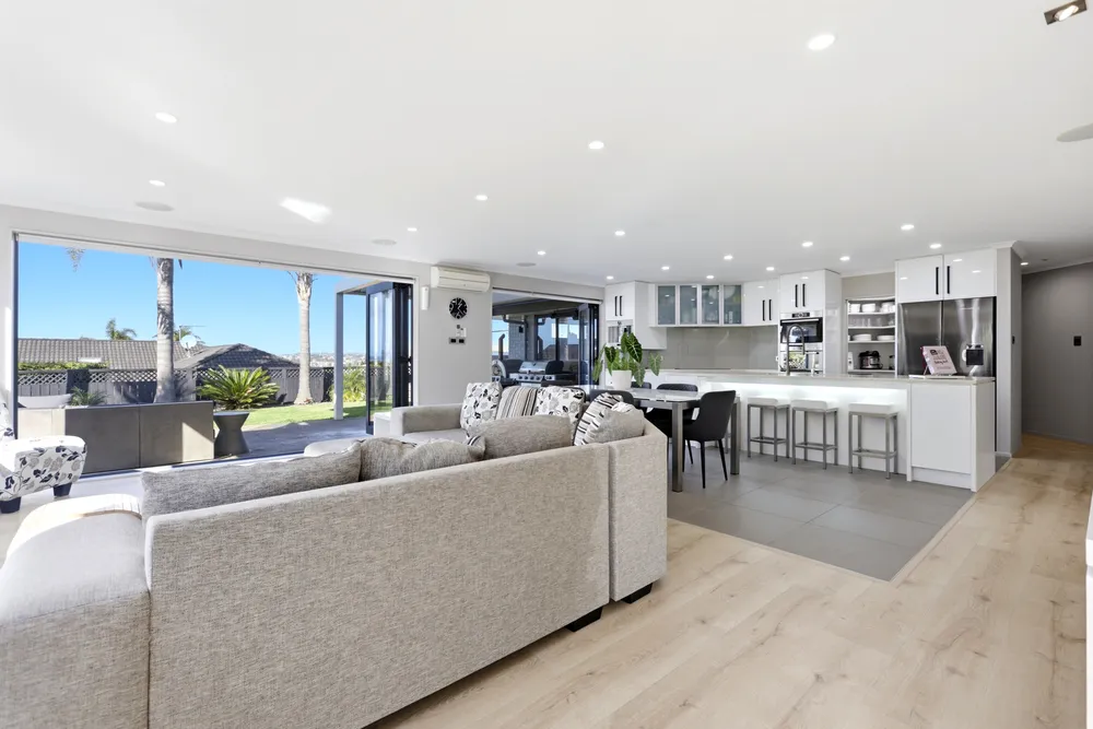 Photos of 99 Grovenor Drive