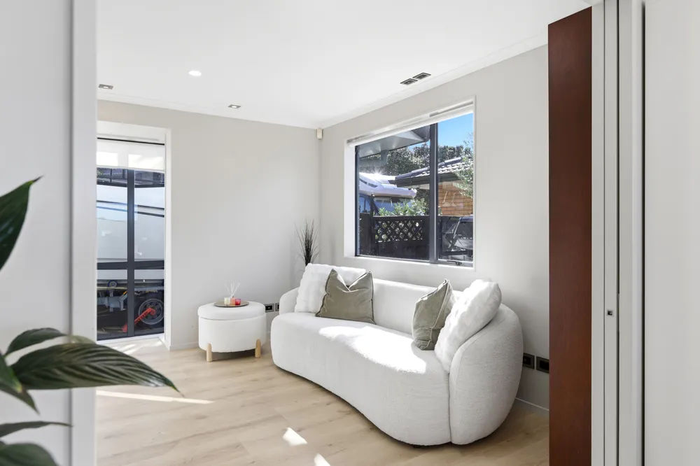 Photos of 99 Grovenor Drive