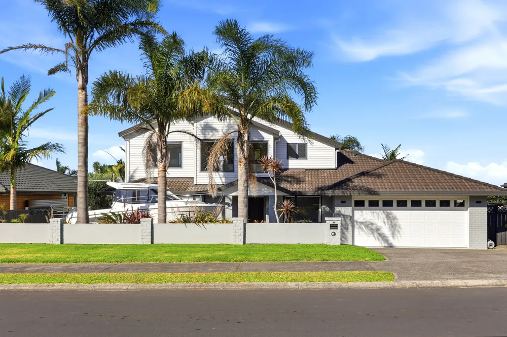 Photos of 99 Grovenor Drive