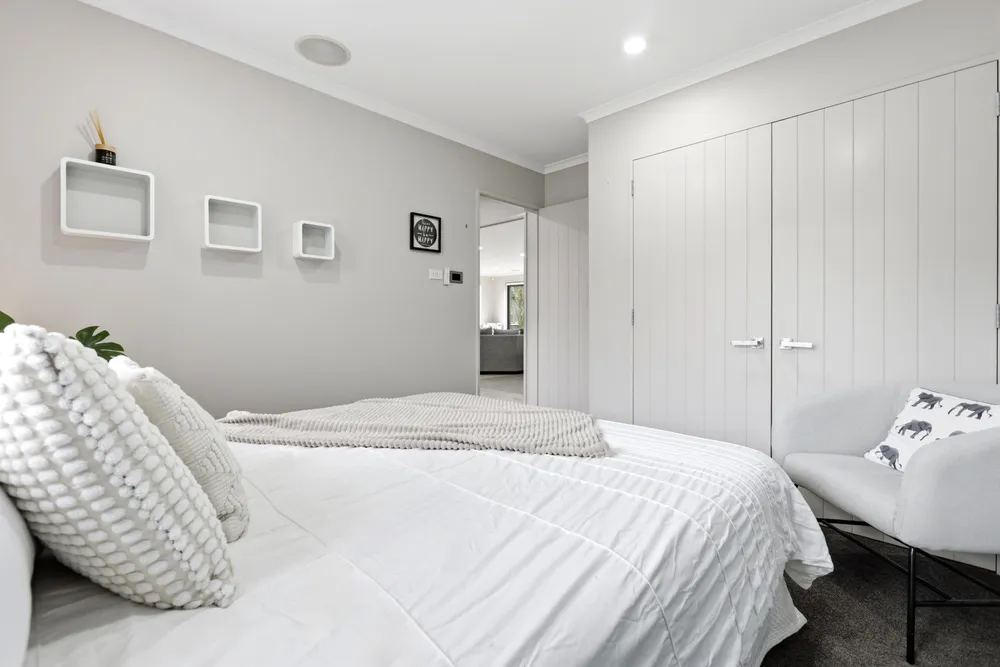 Photos of 99 Grovenor Drive