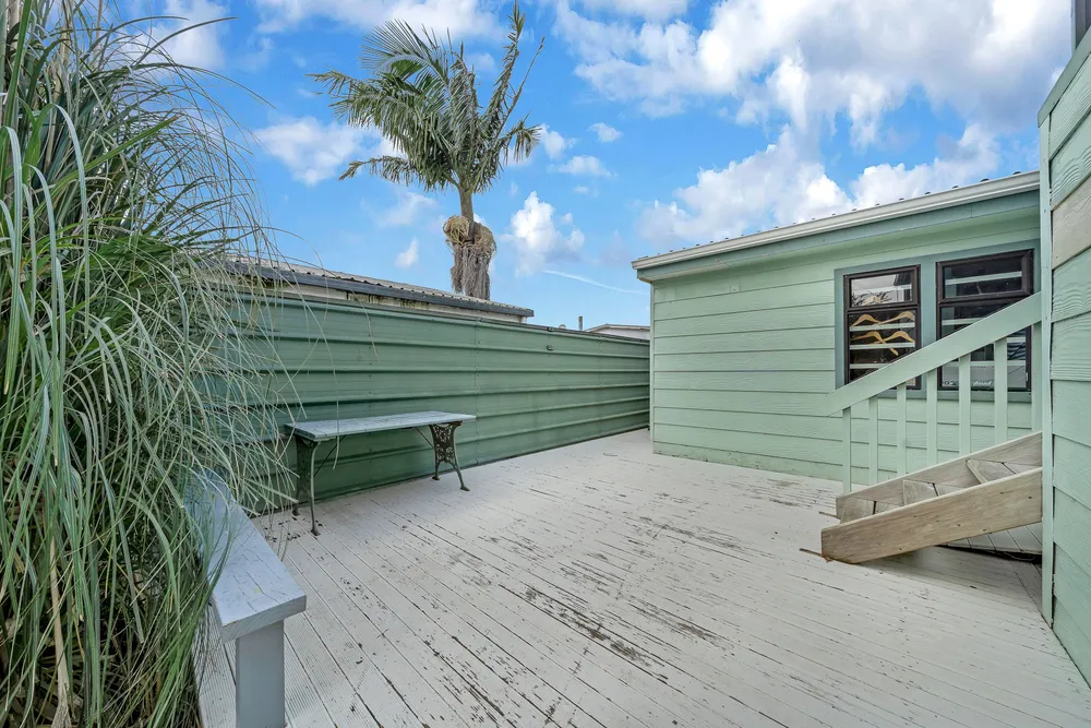 Photos of 32 Clendon Avenue