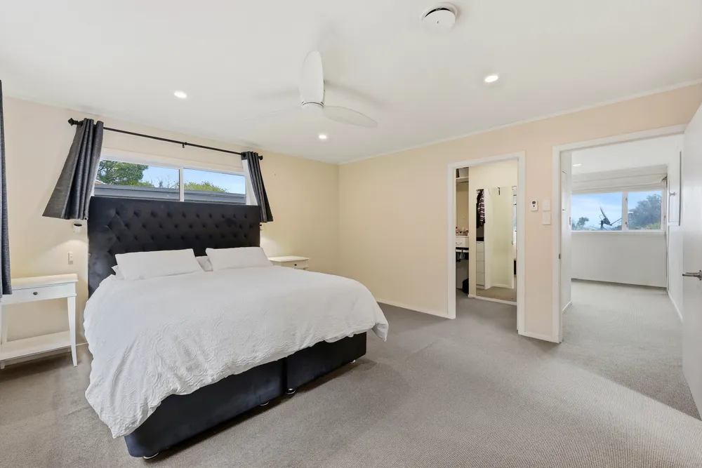 Photos of 46 Gibbs Crescent