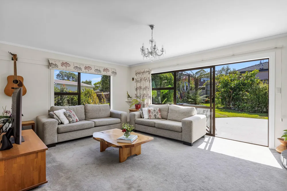 Photos of 15 Edgewater Grove