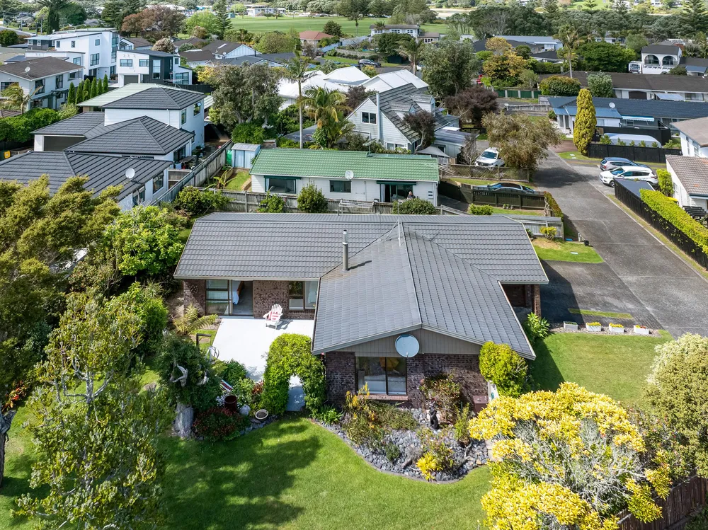 Photos of 15 Edgewater Grove