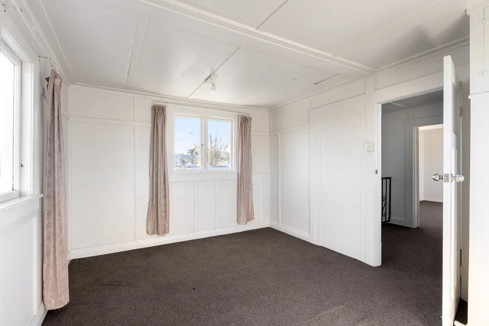 Photos of 140 Ormond Road