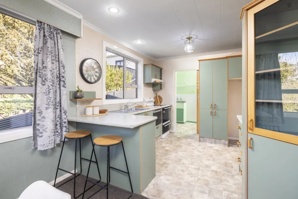 Photos of 83 Neidpath Road