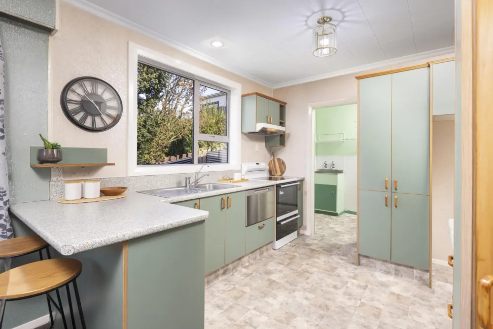 Photos of 83 Neidpath Road