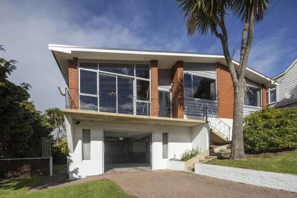 Photos of 83 Neidpath Road