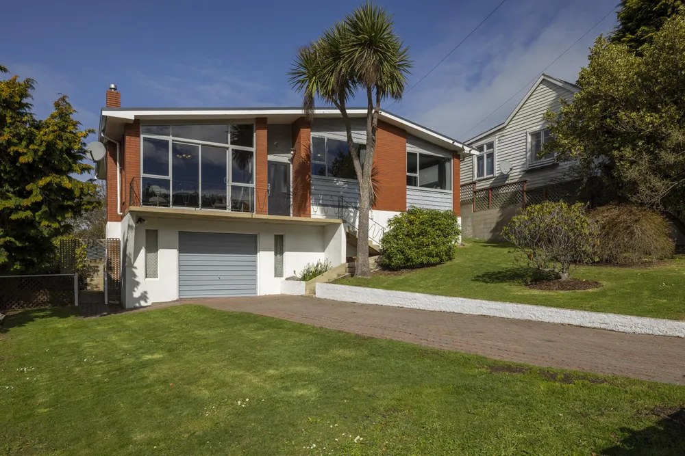 Photos of 83 Neidpath Road
