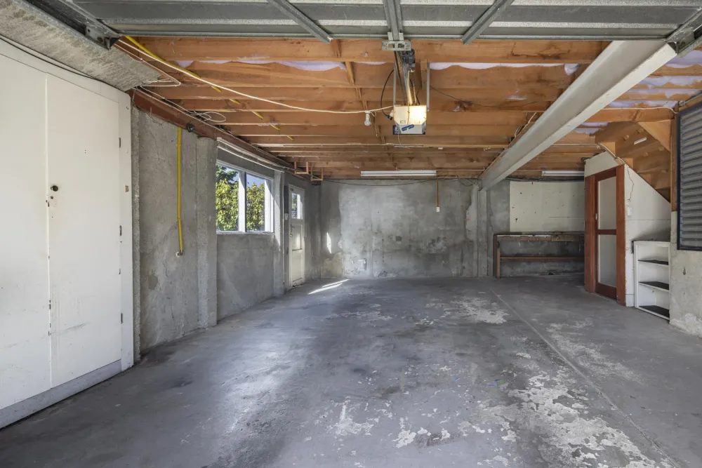 Photos of 83 Neidpath Road