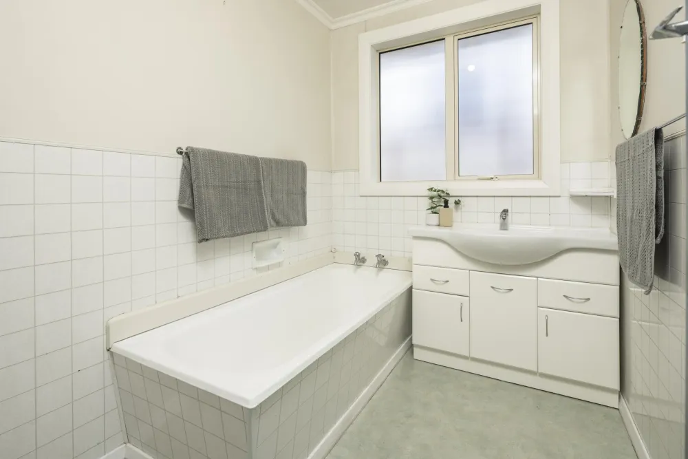 Photos of 83 Neidpath Road