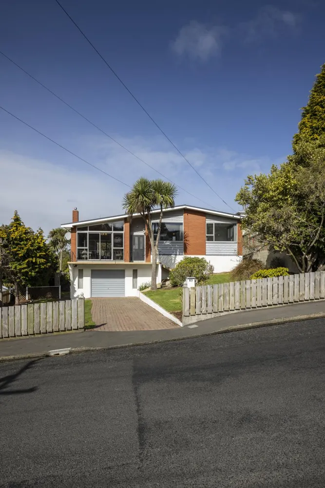Photos of 83 Neidpath Road