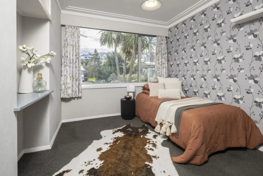Photos of 83 Neidpath Road