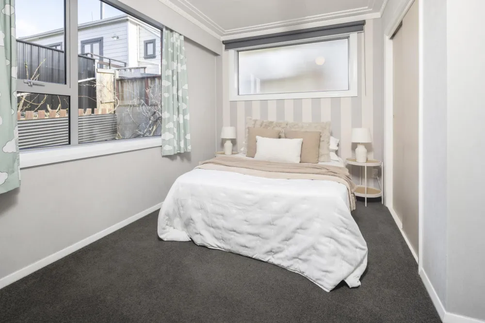 Photos of 83 Neidpath Road