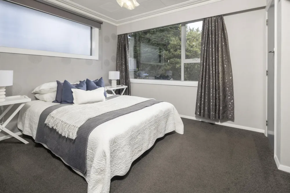 Photos of 83 Neidpath Road