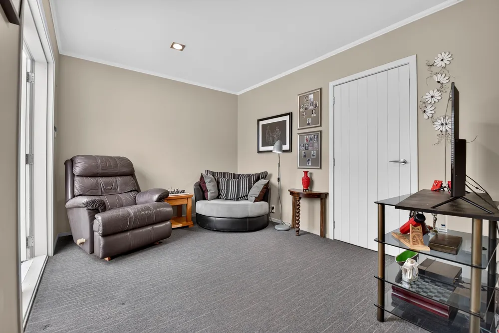 Photos of 250 Centreway Road