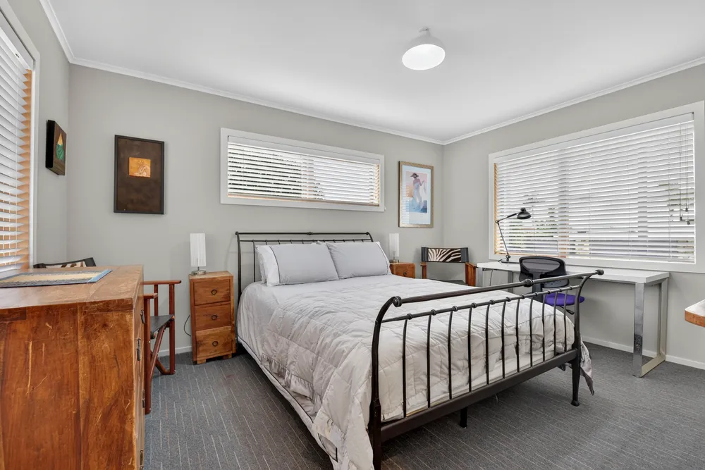 Photos of 250 Centreway Road