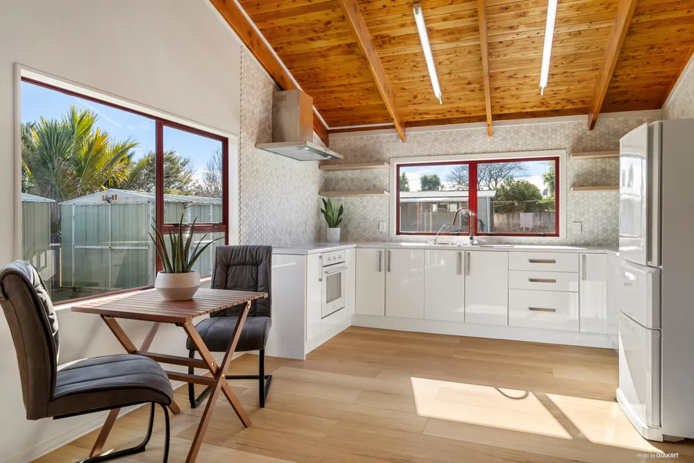 Photos of 34 Sandspit Road