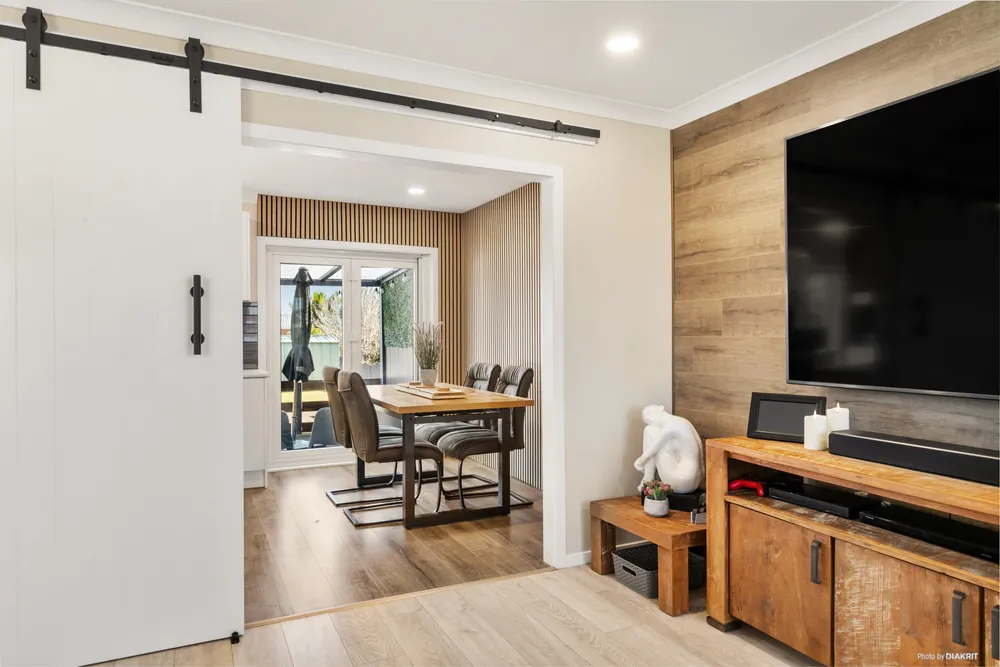 Photos of 34 Sandspit Road