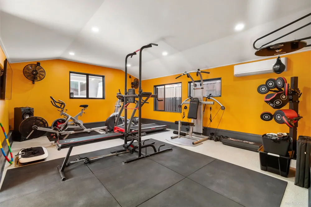 Photos of 34 Sandspit Road