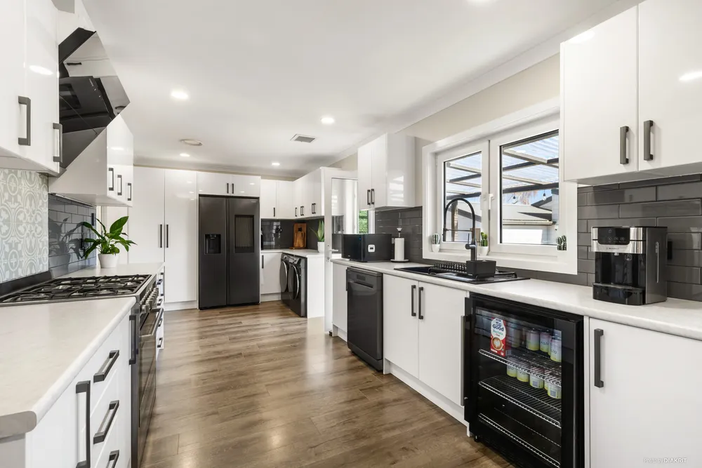 Photos of 34 Sandspit Road