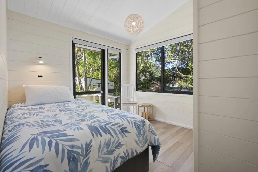 Photos of 136 Reotahi Road