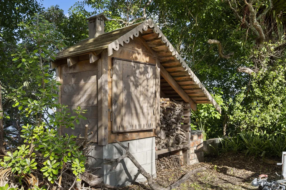 Photos of 136 Reotahi Road