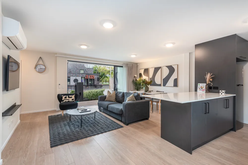 Photos of 200 Chester Street East