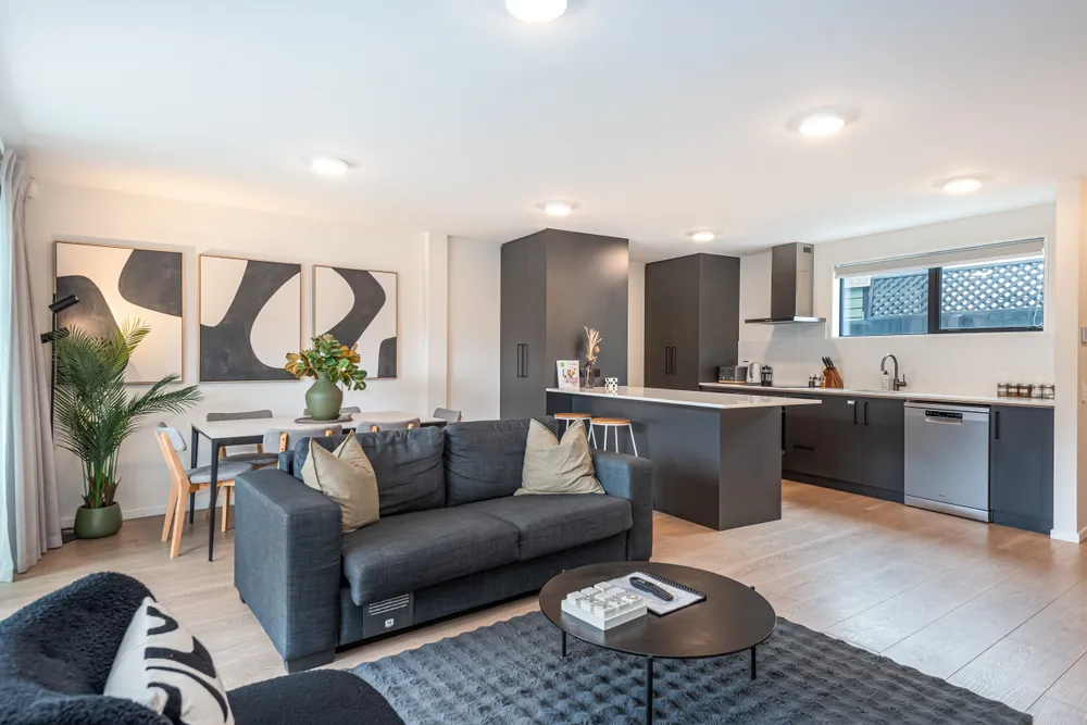 Photos of 200 Chester Street East