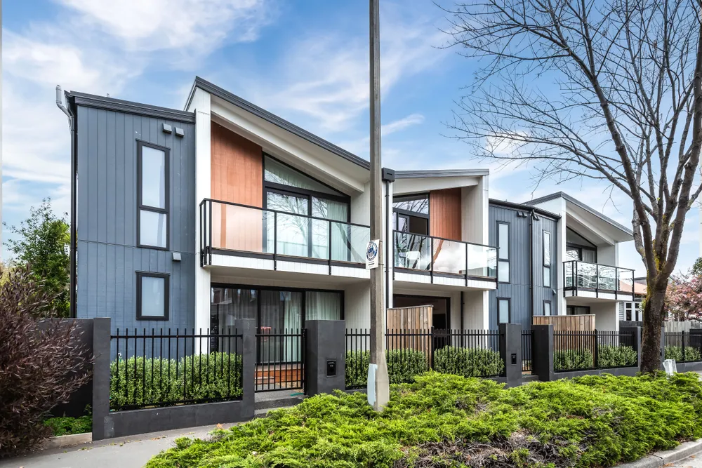 Photos of 200 Chester Street East