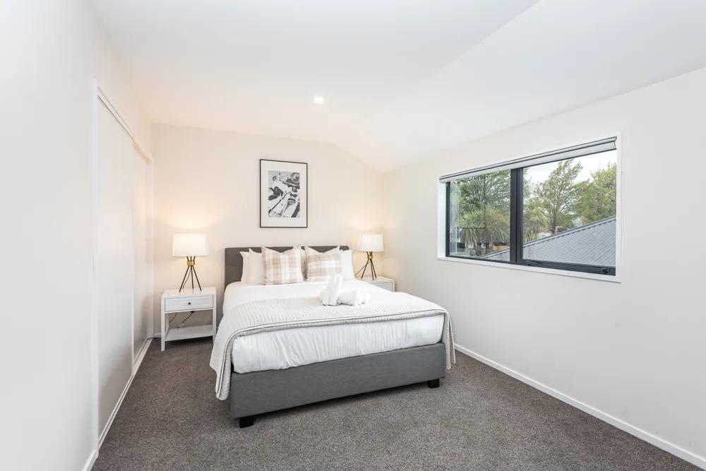 Photos of 200 Chester Street East