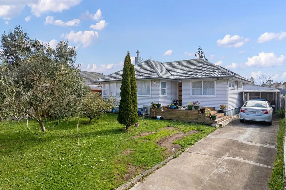 Photos of 4 Ashley Avenue