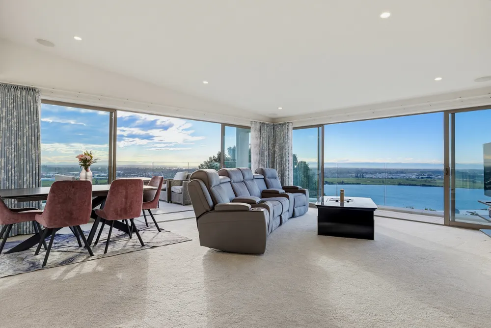 Photos of 320 Cannon Hill Crescent