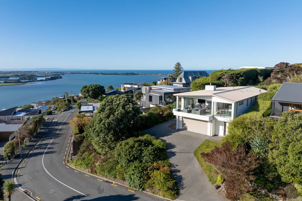 Photos of 320 Cannon Hill Crescent