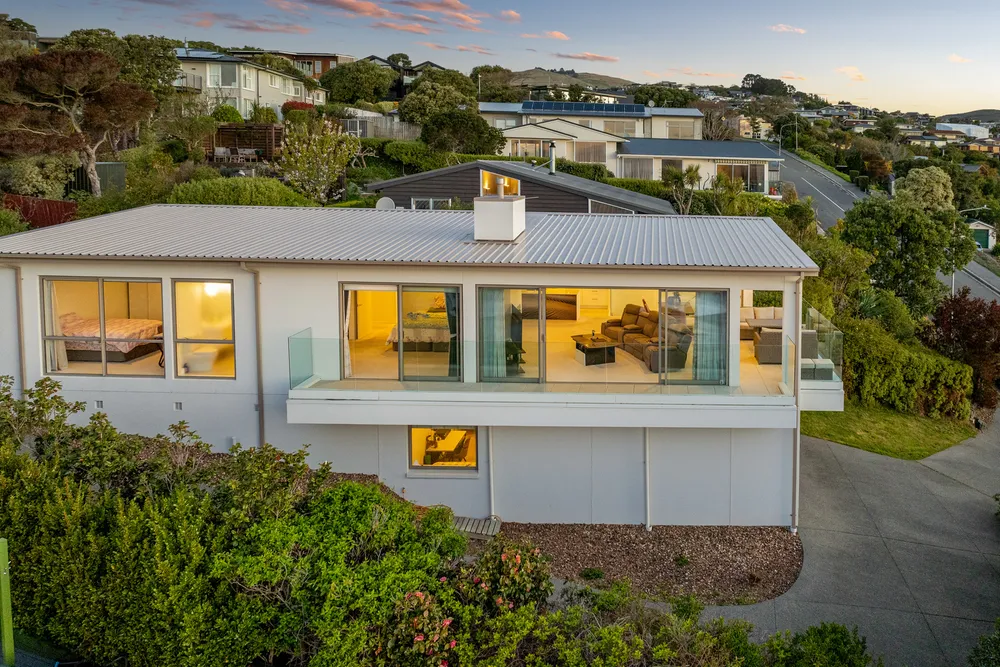 Photos of 320 Cannon Hill Crescent
