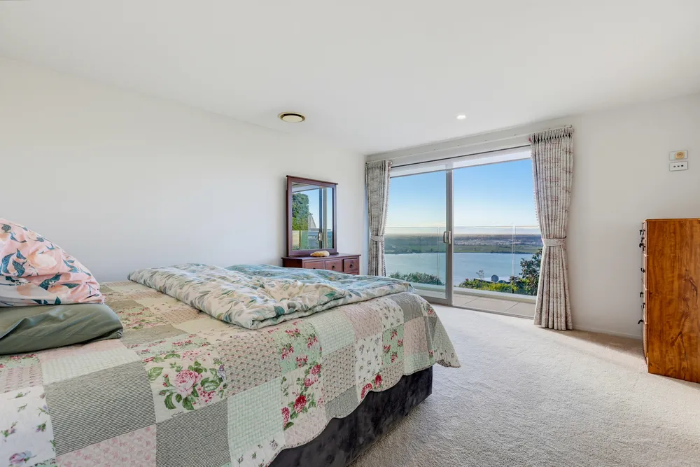 Photos of 320 Cannon Hill Crescent